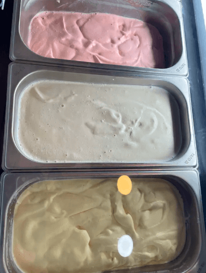 Clientes felices con helados La Chulita